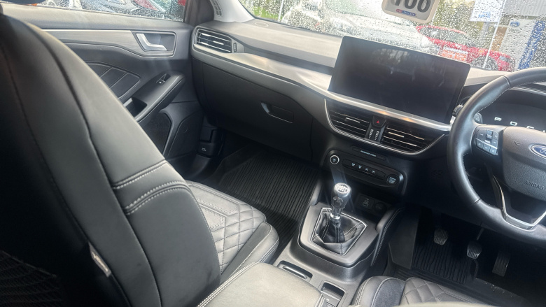 Ford Focus 1.0 EcoBoost Hybrid mHEV 155 Titanium Vignale 5dr Petrol Hatchback